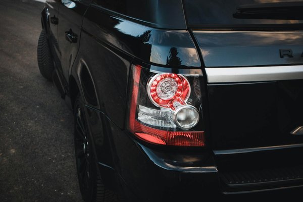 ¿Qué accesorios son imprescindibles en el armario de una mujer?